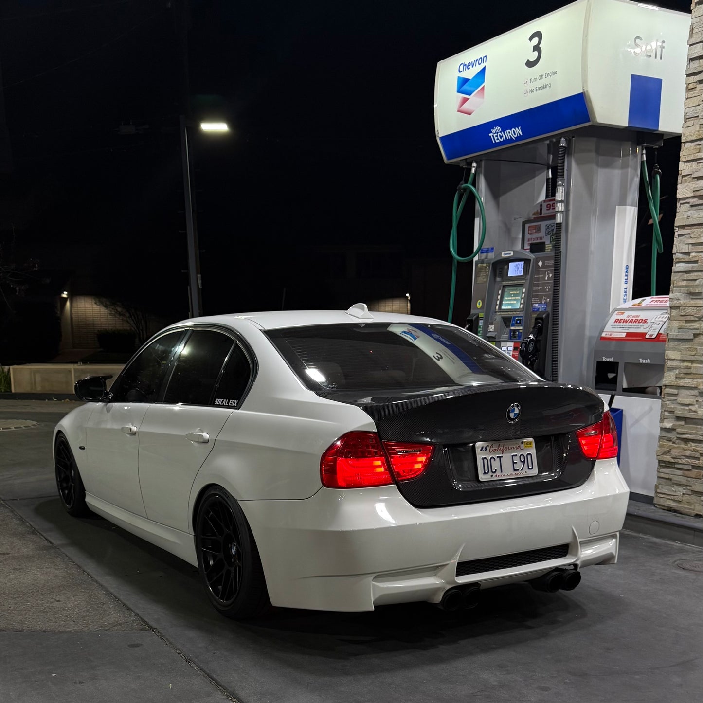 E90 CSL STYLE CARBON FIBER TRUNK LCI ONLY 2009-2012