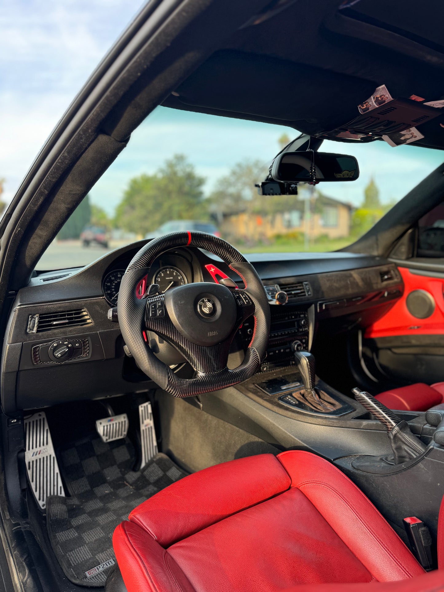 E8X / E9X CARBON FIBER STEERING WHEEL -RED